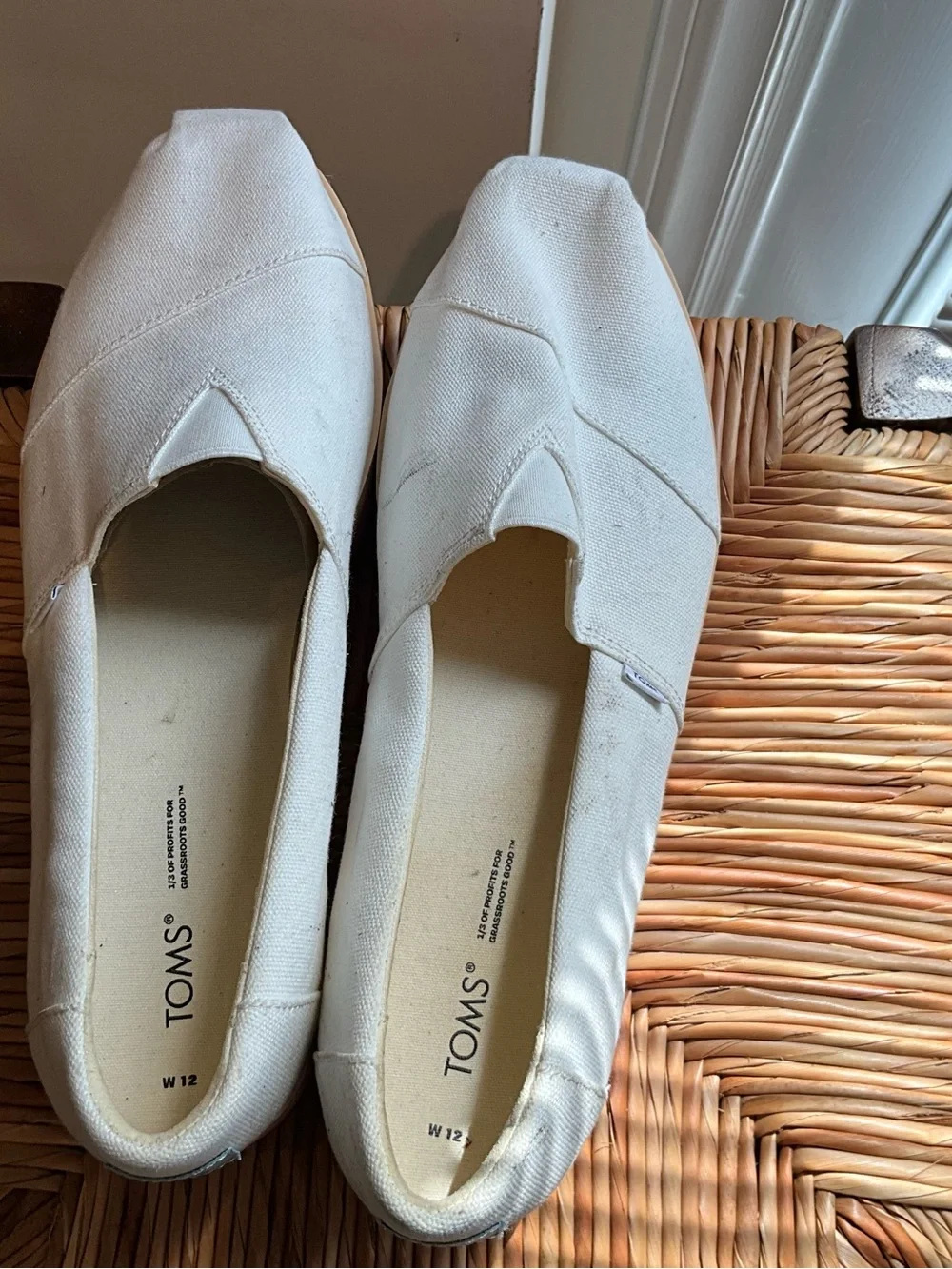 Women’s Toms Ivory Canvas Platform Slip-Ons with Rainbow Layered Sole size 12